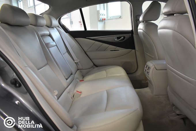 INFINITI 2.2 diesel AT Premium