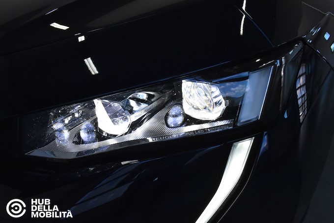 PEUGEOT 508 BlueHDi 130 Stop&Start EAT8 SW Allure Pack