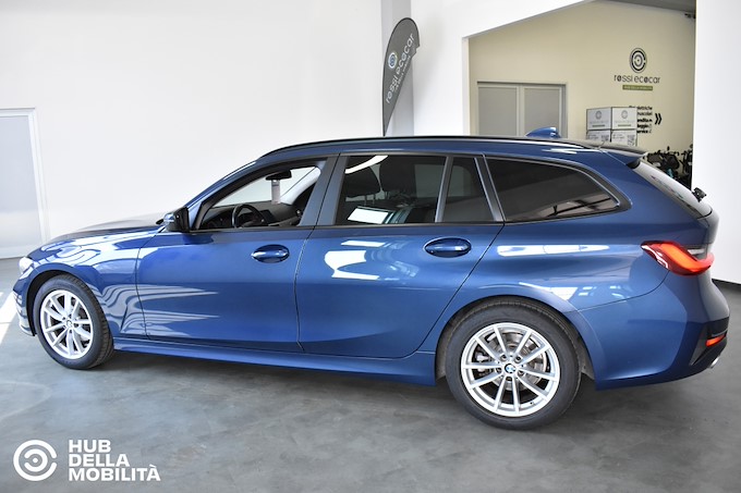 BMW 318d 48V Touring Business Advantage