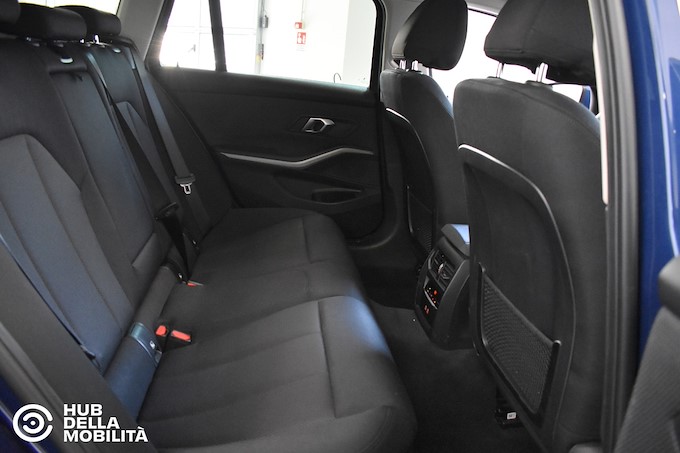 BMW 318d 48V Touring Business Advantage