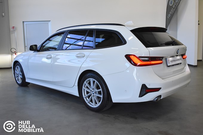 BMW 318d 48V Touring Business Advantage