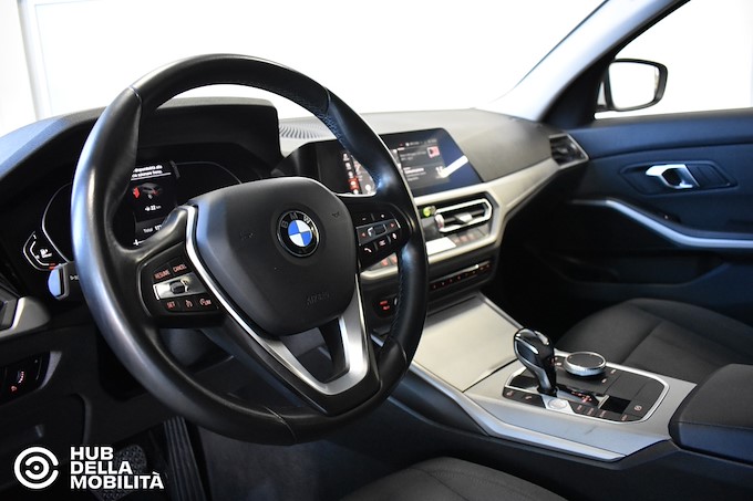 BMW 318d 48V Touring Business Advantage