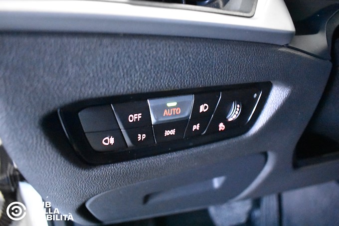 BMW 318d 48V Touring Business Advantage