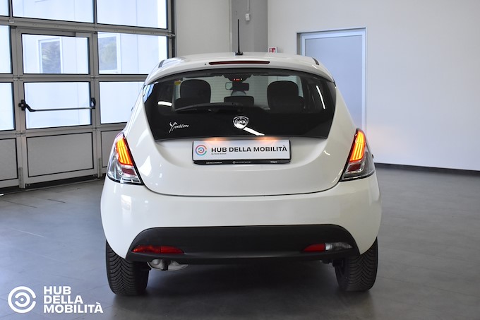 LANCIA Ypsilon 1.2 69 CV 5 porte GPL Silver