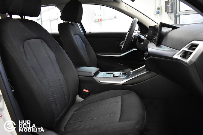 BMW 320d 48V xDrive Touring