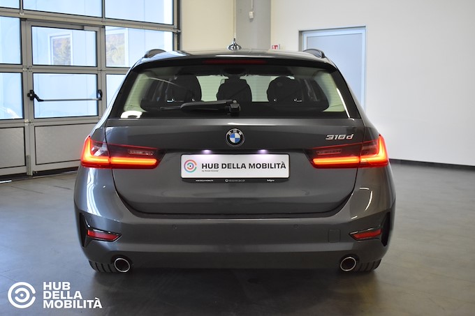 BMW 318d 48V Touring Business Advantage