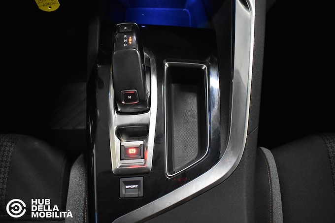 PEUGEOT 5008 BlueHDi 130 S&S EAT8 Business