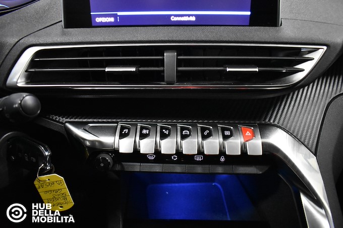 PEUGEOT 5008 BlueHDi 130 S&S EAT8 Business