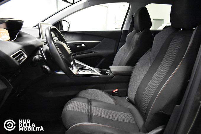 PEUGEOT 5008 BlueHDi 130 S&S EAT8 Business