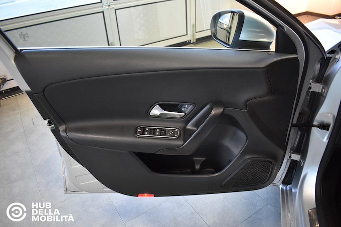 MERCEDES-BENZ A 160 Business