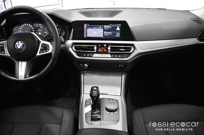 BMW 320d 48V Touring Business Advantage