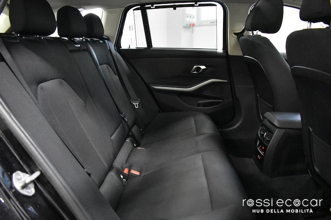 BMW 320d 48V Touring Business Advantage