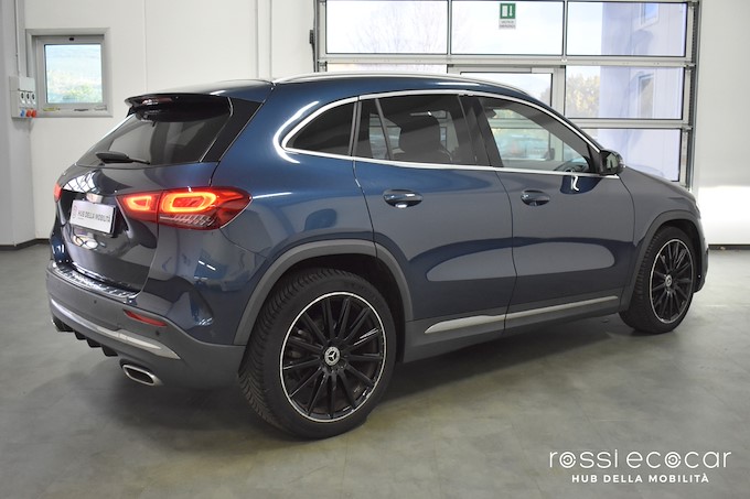 MERCEDES-BENZ GLA 200 d Automatic Premium
