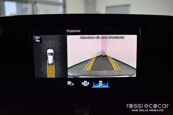 MERCEDES-BENZ GLA 200 d Automatic Premium