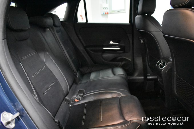 MERCEDES-BENZ GLA 200 d Automatic Premium