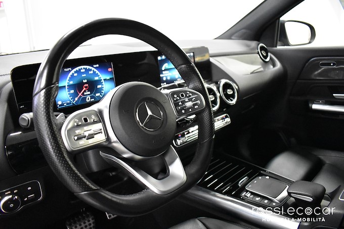 MERCEDES-BENZ GLA 200 d Automatic Premium