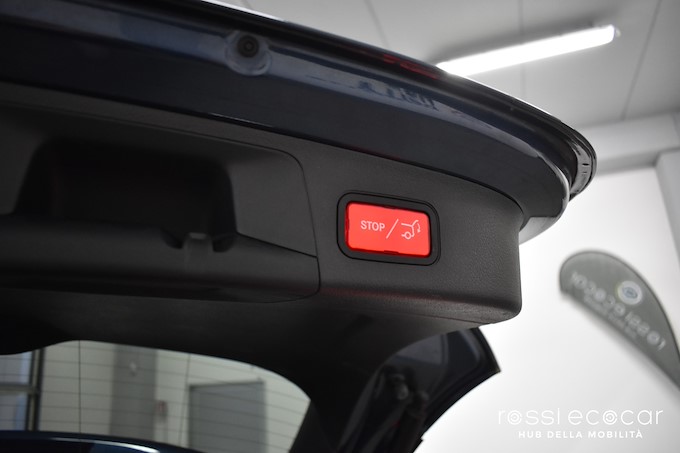 MERCEDES-BENZ GLA 200 d Automatic Premium