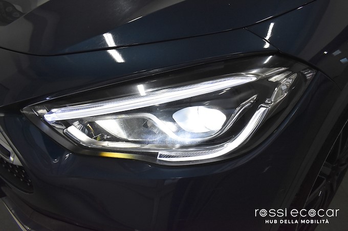 MERCEDES-BENZ GLA 200 d Automatic Premium