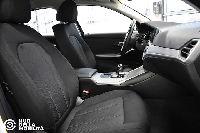 BMW 330e xDrive Touring Business Advantage