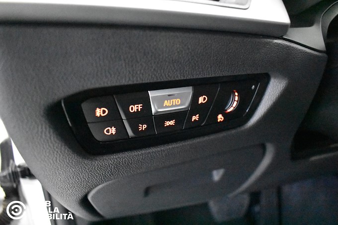 BMW 330e xDrive Touring Business Advantage