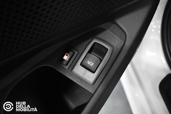 BMW 330e xDrive Touring Business Advantage