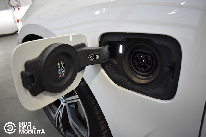 BMW 330e xDrive Touring Business Advantage