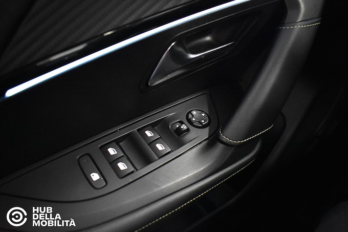 PEUGEOT 2008 BlueHDi 110 S&S GT