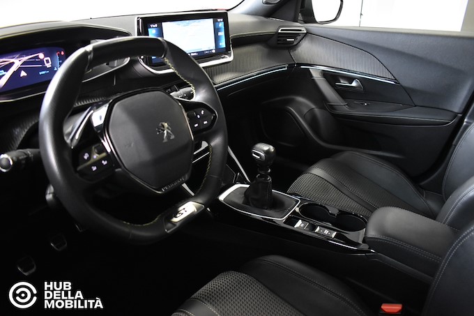 PEUGEOT 2008 BlueHDi 110 S&S GT