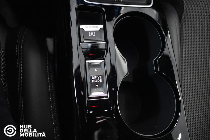 PEUGEOT 2008 BlueHDi 110 S&S GT