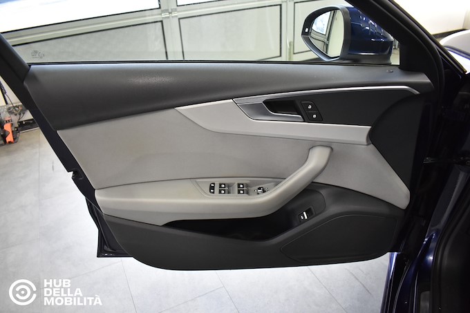 AUDI A4 Avant 40 TDI quattro S tronic Business Advanced