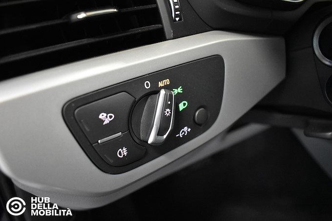 AUDI A4 Avant 40 TDI quattro S tronic Business Advanced