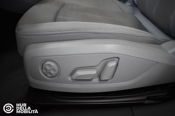 AUDI A4 Avant 40 TDI quattro S tronic Business Advanced