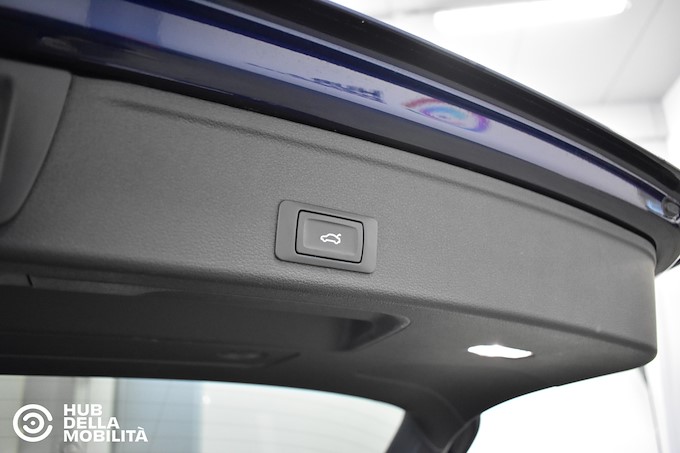 AUDI A4 Avant 40 TDI quattro S tronic Business Advanced