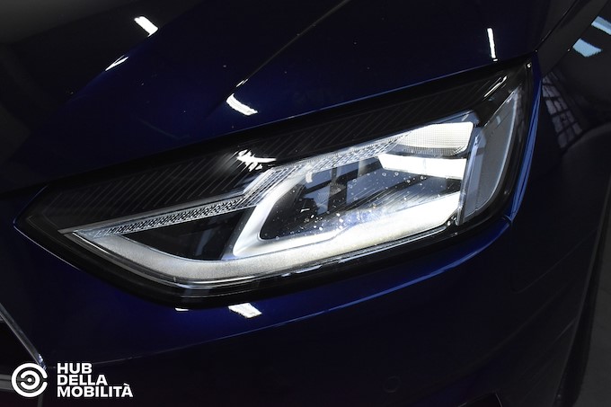 AUDI A4 Avant 40 TDI quattro S tronic Business Advanced