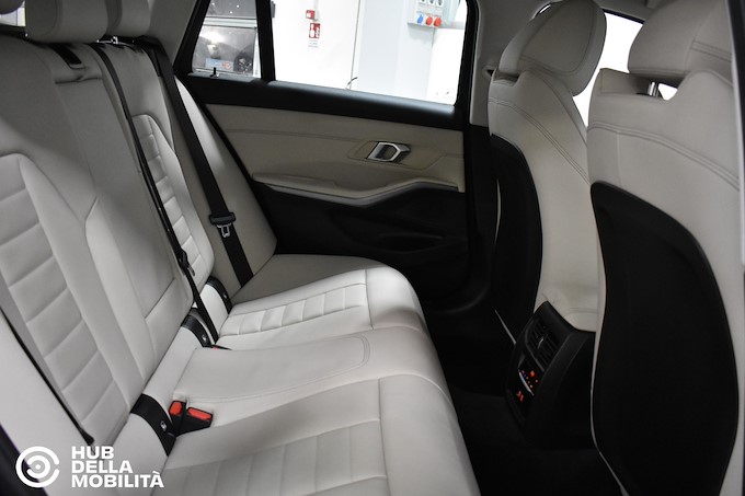 BMW 318d 48V Touring