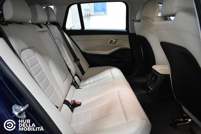 BMW 318d 48V Touring