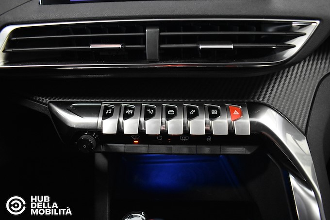 PEUGEOT 5008 BlueHDi 130 S&S EAT8 Business