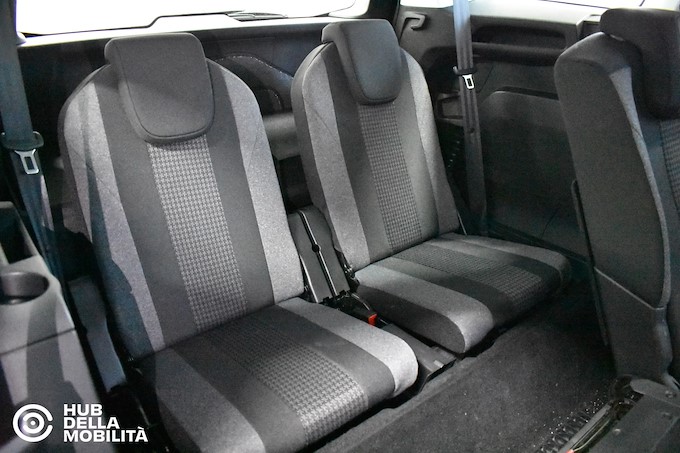 PEUGEOT 5008 BlueHDi 130 S&S EAT8 Business