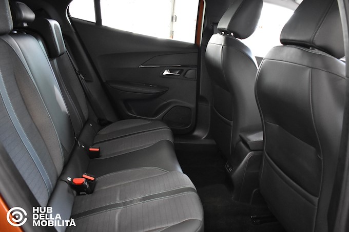 PEUGEOT 2008 BlueHDi 130 S&S EAT8 Allure