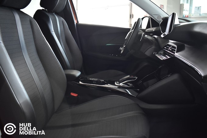 PEUGEOT 2008 BlueHDi 130 S&S EAT8 Allure