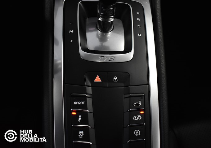 PORSCHE 718 Cayman 2.0