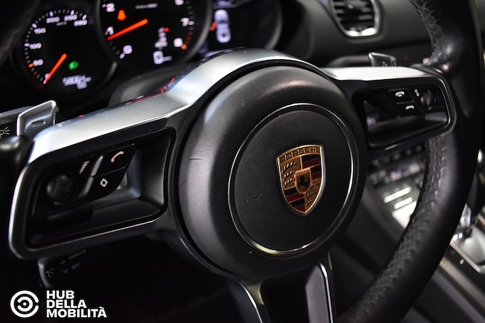 PORSCHE 718 Cayman 2.0