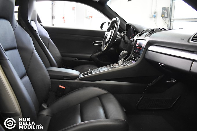 PORSCHE 718 Cayman 2.0