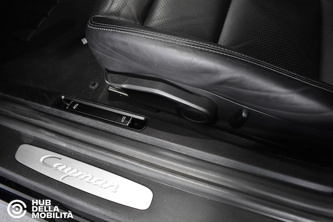 PORSCHE 718 Cayman 2.0