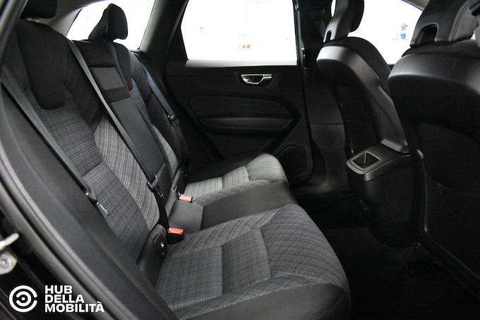 VOLVO XC60 B4 (d) automatico Core