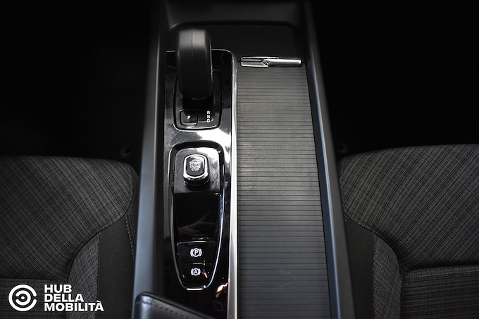 VOLVO XC60 B4 (d) automatico Core