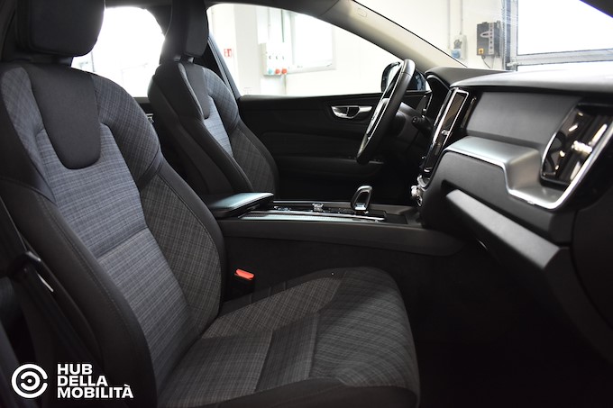 VOLVO XC60 B4 (d) automatico Core