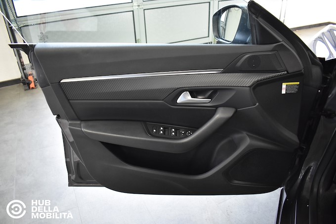 PEUGEOT 508 Plug-in Hybrid 225 e-EAT8 SW Allure