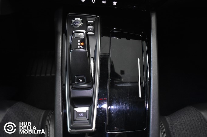 PEUGEOT 508 Plug-in Hybrid 225 e-EAT8 SW Allure