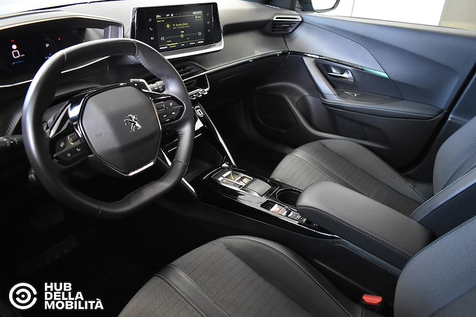 PEUGEOT 2008 PureTech 130 S&S EAT8 Allure Pack